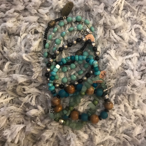 SOLD 😍BUNDLE OF SEVEN BRACELETS - Picture 2 of 8